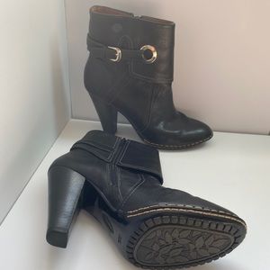 Sofft Sollea black leather heeled bootie. 9M